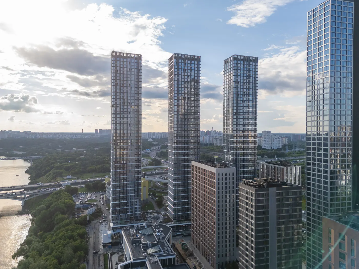 Ход строительства ЖК Сити Бэй (City Bay), июль 2026 — кадр 3 из 9
