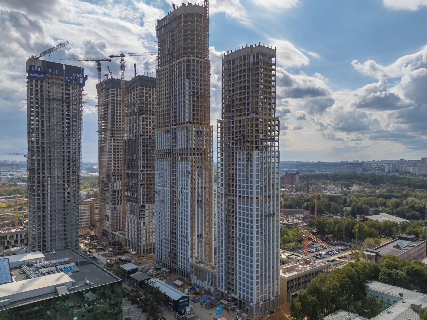 Ход строительства ЖК Сет и Веер (SET + VEER), август 2026 — кадр 3 из 9